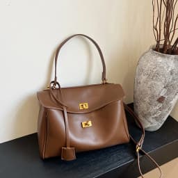 Soft French Niche Tote Bag Large Capacity Elegant Underarm Shoulder Bag Fashionable Casual Spacious Luxury Handbag
