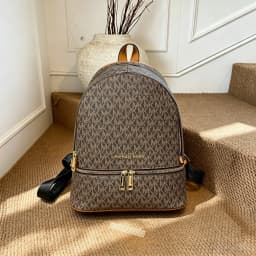 Brand new design Michael Kors Young Chamber women's backpack, a classic, stylish, versatile shoulder bag