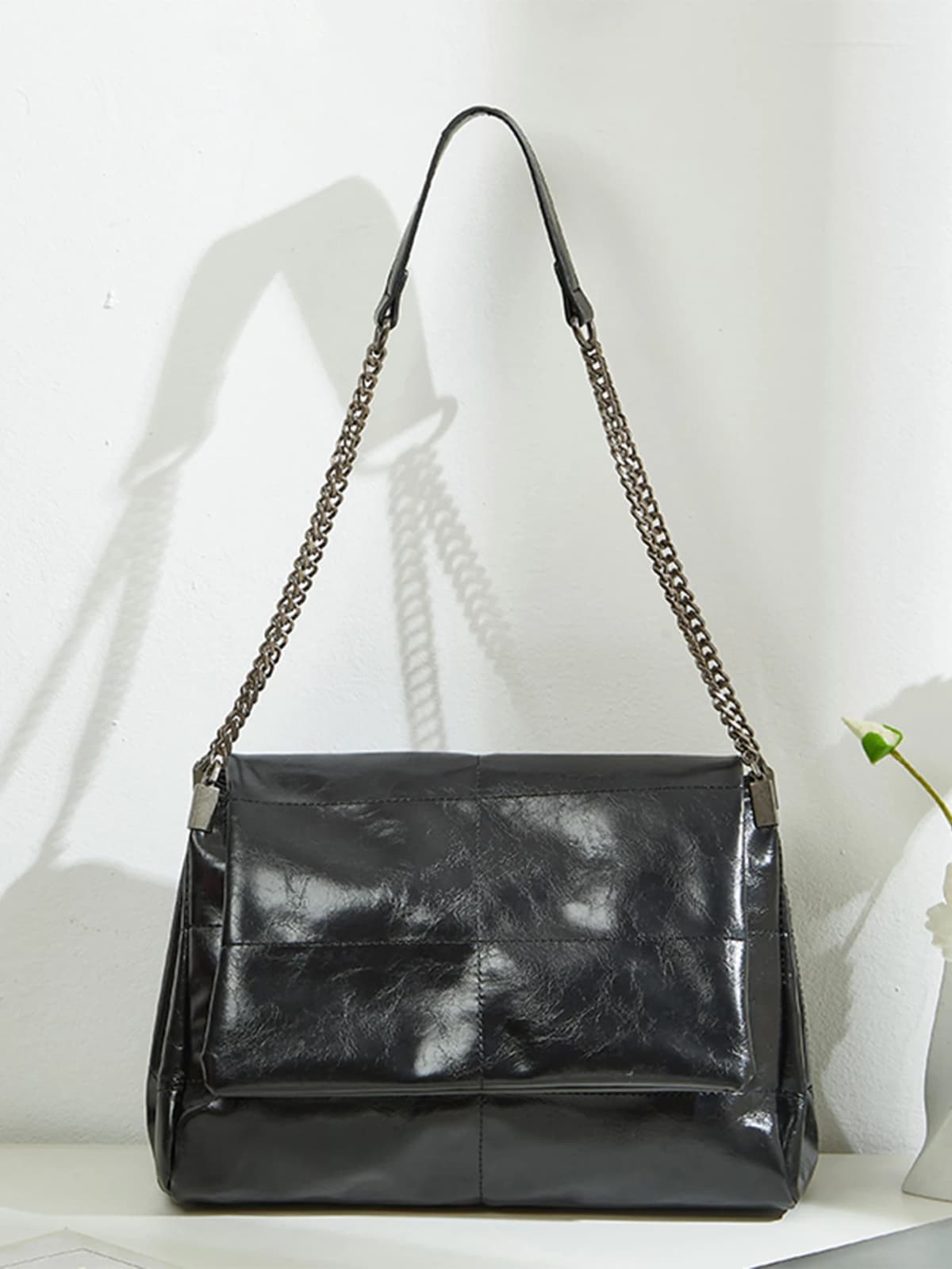Large Capacity Commuting Bag 2024 New Spring/Summer Women's Chain Tote Bag, High-End and Fashionable Single Shoulder Underarm Bag