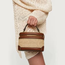 2026 Spring/Summer Woven Straw Bag for Women, Raffia Beach Vacation Handbag, Vintage Straw Box-Shaped Cosmetic Bag, Brown Faux Leather Trimmed Bag, Embellished with Stitching Details, Metal Double Zipper Closure, Suita