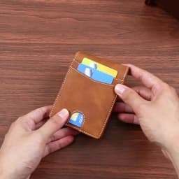 GERUOLA Men's Slim RFID Blocking Carbon Fiber Wallet with Apple AirTag Holder - Bifold Minimalist Card Holder, Front Pocket & Sc