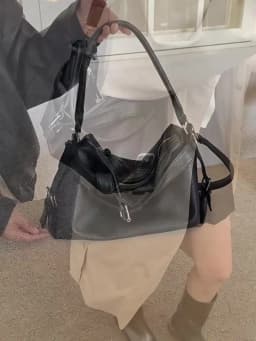 Large Capacity Soft Leather Tote Bag Fashion Belt Buckle Handbag New Shoulder Messenger Bag Retro Hot Girl Motorcycle Bag