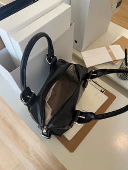 Fashion Rivet Women Shoulder Bag PU Leather Hot Girl Motorcycle Bag Bolsa Feminina Female Underarm Bag Ladies Big Handbag Black
