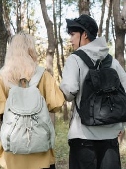 Fashionable Casual Drawstring Backpack for Women 2025 Fashion Large Capacity Lightweight Pleated Backpack for Outdoor Travel