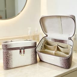 High Quality Crocodile Pattern Women Makeup Bag Custom Name Large Capacity Alligator PU Leather Travel Portable Cosmetic Box