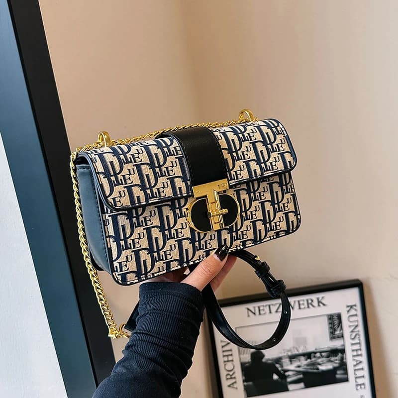High-quality women's handbags2026New French-style printed chain crossbody bag, versatile shoulder bag, vintage small square bag