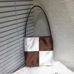 Ins Famous Fashion Silk Satin Handbag Mobile Phone Purse Women's Small Square Tote Bag Lluxury Color Underarm Bag for Party
