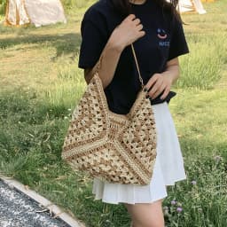 Popular Women's Woven Straw Shoulder Bag Medium Size Handbag With Handle For Beach Vacation