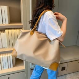 Large Capacity Lightweight Women's Travel Bag Wet and Dry Yoga Sports Bag Waterproof Boarding Suitcase Suitable for Travelling