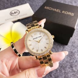 Brand new Michael Kors luxury women's watch bag, diamond-accented dial, quartz movement, casual business style, alloy material,