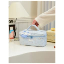 Soft and cute plaid KT cat quilted makeup case for girls, portable layered storage bag, Cinnamoroll travel cosmetic organizer st