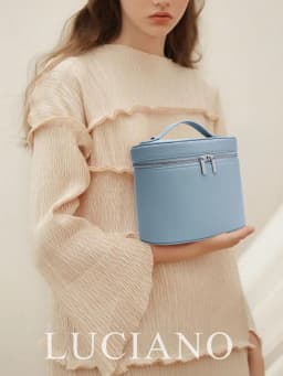 Light luxury, simple and portable handheld storage bag, large capacity makeup storage bag