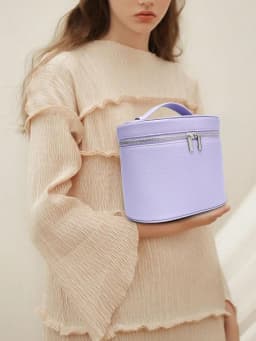 Light luxury, simple and portable handheld storage bag, large capacity makeup storage bag