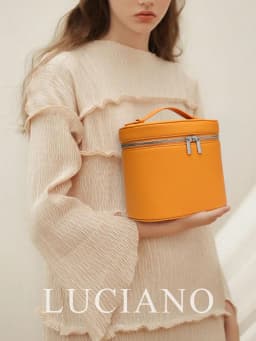 Light luxury, simple and portable handheld storage bag, large capacity makeup storage bag