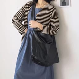 The Neutral Color Bags Are Suitable for Daily Commuting and Going to School They Include Single-Shoulder Bags and Tote Bags.