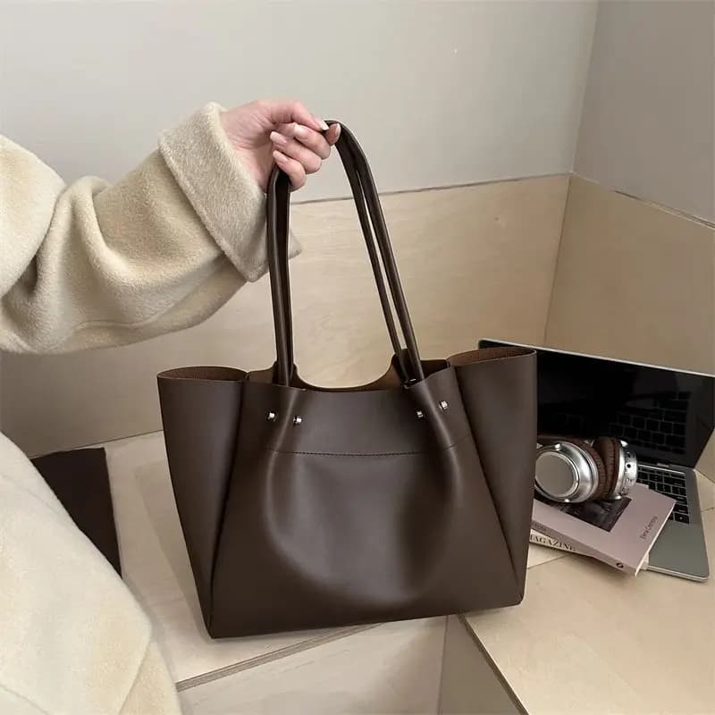 Large Capacity Tote Bag Women's New Retro Versatile College Student Texture Class Travel Commuting PU Bag