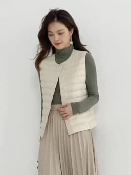 2026 New Arrivals Autumn Winter Warm Women Sleeveless Down Liner Waist Coat Female Ultra Light White Duck Down Vest Jackets
