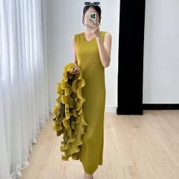 Miyake Women's Dress Women's Fall 2024 New Ruffle Edge Solid Color Versatile Elegant Tank Top Dress Pleated Windbreaker