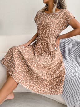 Gaun Berlipat Floral Wanita Gaun Midi Perban Ruched Lengan Pendek Leher-o Kasual Musim Panas Gaun Boho Chic A Line Pantai Wanita