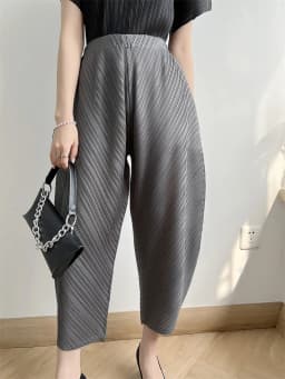 Miyake Pleated Pants Women's 2023 New Banana Pants Fashion All-Match Pleated Pants Casual Loose Wide-Leg Pants Streetwear Women