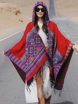 GypsyLady Boho Floral Knitted Cloaks Capes Hoodies Vintage Thick Warm Auturm Winter Women Ethnic Tassels Cloak Poncho Outwear