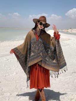 GypsyLady Boho Floral Knitted Cloaks Capes Hoodies Vintage Thick Warm Auturm Winter Women Ethnic Tassels Cloak Poncho Outwear