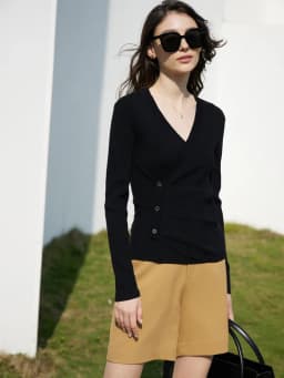 AMII Minimalism Women's Sweater 2026 Autumn New Office Lady Shirring Slim V-neck Knitted Tops Pullovers Womens Clothing 12321064