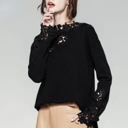 Women's Autumn Design Temperament T-shirt Wearing White Off-shoulder Top Fashion Embroidery Hollow-out Knitted Top Harajuku 2024