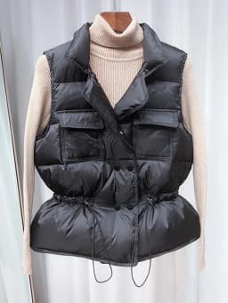 New Ultra Light Down Vest Women Short Vest Windproof Lightweight Warm Waistcoat Female White Duck Down Coat Sleeveless