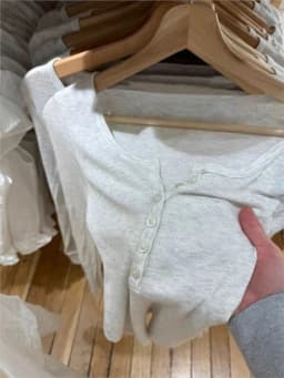 New Buttons Ribbed Slim Long Sleeve T-shirts Women Autumn O-Neck Cotton Tshirts Tops Female Simple Basic Tees Shirt Y2K Clothes