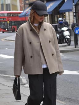 Double Breasted Woolen Jacket 2026 New Women Loose Woolen Coat Spring Autumn Women Loose Windbreaker Long Sleeve Short Jacket