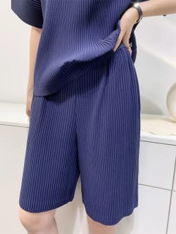 Pleated Women's Shorts Solid Color Miyake Five Pants 2024 Spring Summer Loose Casual Wide-legged Hundred Straight Pants Girls