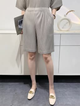 Pleated Women's Shorts Solid Color Miyake Five Pants 2024 Spring Summer Loose Casual Wide-legged Hundred Straight Pants Girls