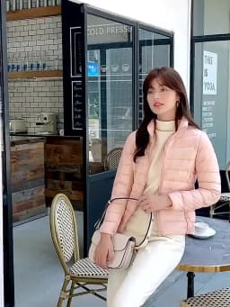 Women Short Puffer Jacket 2025 New Fashion Stand Collar Lightweight Water-Resistant Packable Female Down Parka Casual Coat