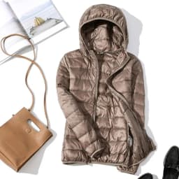 2024 Winter Ultra Light Duck Down Jacket Women Slim Short Coat Hooded Warm Female Portable Parkas Women's Down Jackets