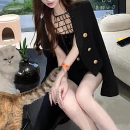 Luxury Brand Autumn Cropped Jackets Women Black Blazer Lapel Metal Button Long Sleeves Office Lady Coat Cropped Blazer Short Top