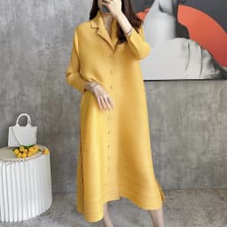 2024 Spring New Three Mansion Pleated Dress Lower Neck Single Chest Loose Temperament High Grade Khaki Long Women's Wear