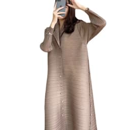 2024 Spring New Three Mansion Pleated Dress Lower Neck Single Chest Loose Temperament High Grade Khaki Long Women's Wear