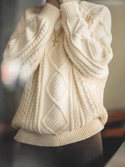 Maden Autumn and Winter Beige Twisted Sweater for Women Thickened Knit Top Loose-fit Outerwear Pullover Crew Neck Warm Sweaters