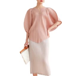 Miyake Pleated Women's Fashion V-neck Loose T-shirt 2024 Spring/Summer Fashion Korean Edition Underlay Top