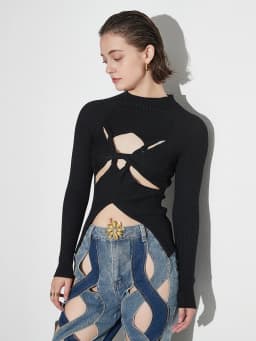 TWOTWINSTYLE Solid Hollow Out Slimming Knitting Sweaters For Women Round Neck Long Sleeve Twist Front Casual Sexy Sweater Female