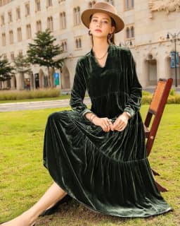 2026 Autunm and Winter women long sleeve velvet dress,Fashion elegant long maxi ruffled pleated velour dress party Vestidos