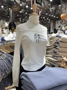84 Print Raw Hem Long Sleeve T-shirt Woman Scoop Neck Slim Cotton Tee Top Casual Vintage Sweet Cute Streetwear Y2k Crop Tops