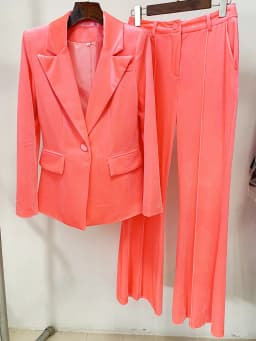HIGH STREET Newest 2026 F/W Designer Suit Set Women's Single Button Velvet Blazer Flare Pants Set 2pcs