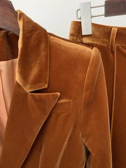 HIGH STREET Newest 2026 F/W Designer Suit Set Women's Single Button Velvet Blazer Flare Pants Set 2pcs