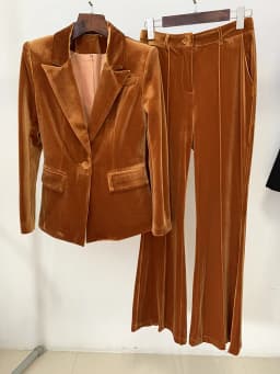 HIGH STREET Newest 2026 F/W Designer Suit Set Women's Single Button Velvet Blazer Flare Pants Set 2pcs