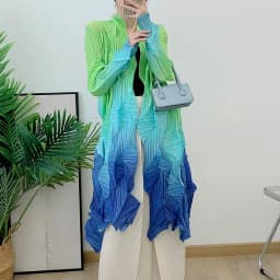 2025 New Fashion Miyake Pleated Gradient Mid-length Loose Cardigan Cape Jacket Autumn Coat Women