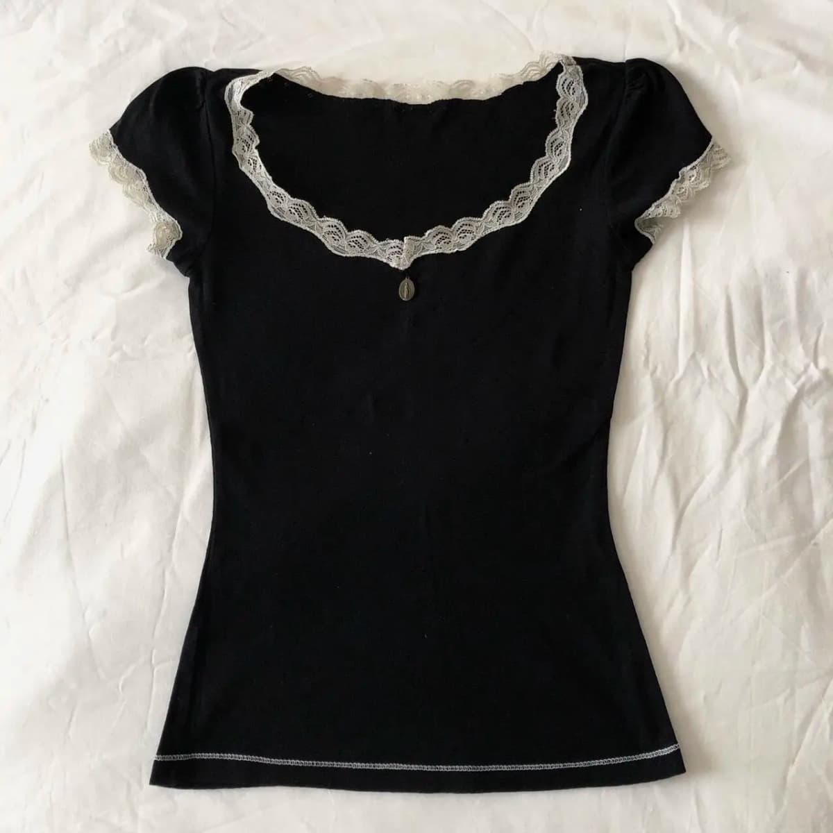 Women's Summer Solid Color Tops Short Sleeve Sweet Elegant Lace Trim Round Neck Slim Fit Daily T-Shirt
