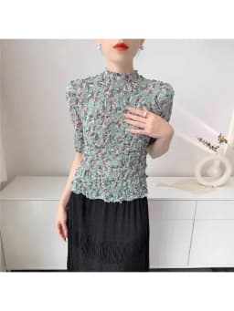 Miyake Pleated Tie Dye Printed T-shirt Fashionable Semi High Neck Temperament Top 2025 Summer New High Stretch Shirt