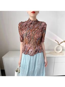 Miyake Pleated Tie Dye Printed T-shirt Fashionable Semi High Neck Temperament Top 2025 Summer New High Stretch Shirt